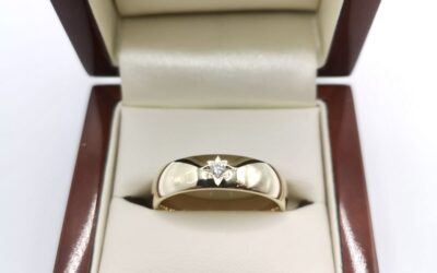 Star Set Diamond Wedding Band