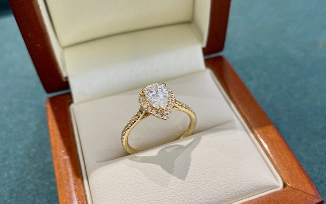 Pear-shaped Diamond Engagement Ring