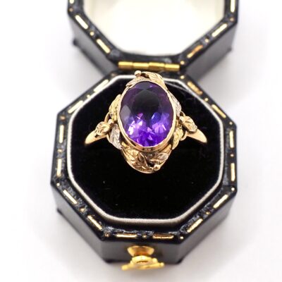 9ct Yellow Gold Amethyst Ring